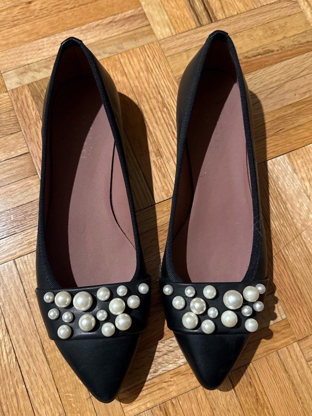 Barney’s New York Italian leather pearl flats sz 39 / 8!!!